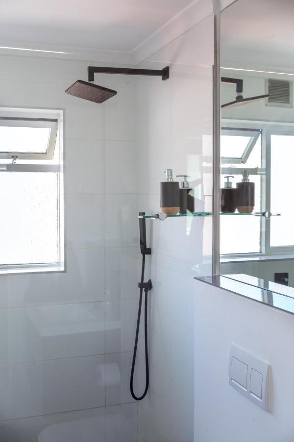 Cosy And Classy Sea Point Apartment Kaapstad Buitenkant foto