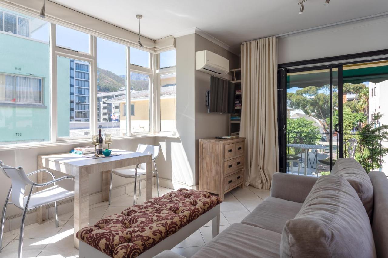 Cosy And Classy Sea Point Apartment Kaapstad Buitenkant foto