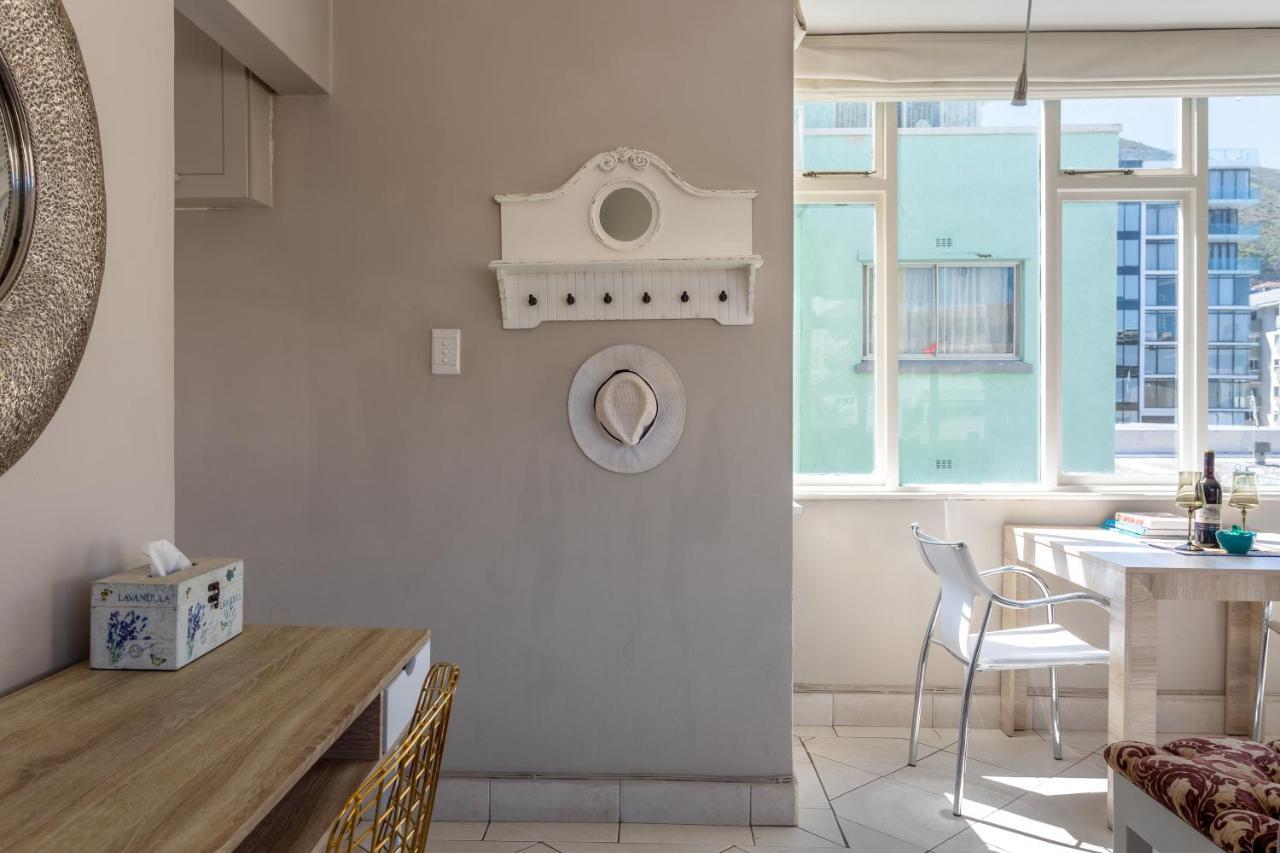 Cosy And Classy Sea Point Apartment Kaapstad Buitenkant foto