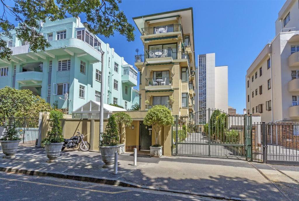 Cosy And Classy Sea Point Apartment Kaapstad Buitenkant foto