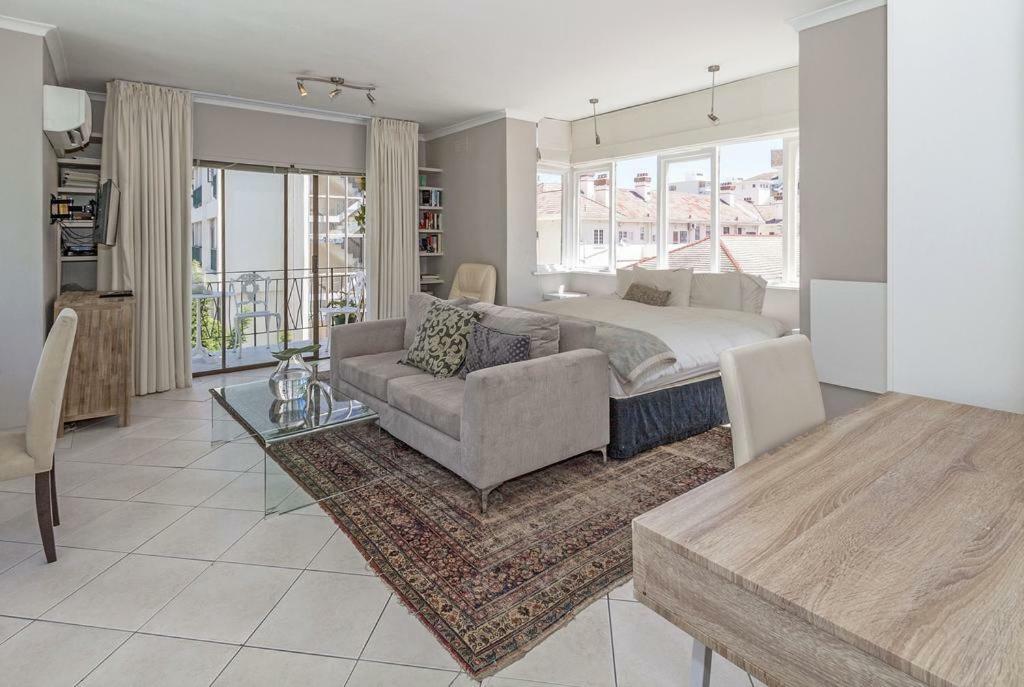 Cosy And Classy Sea Point Apartment Kaapstad Buitenkant foto