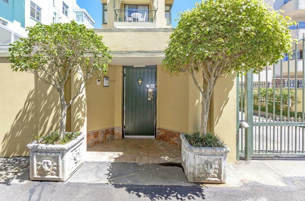 Cosy And Classy Sea Point Apartment Kaapstad Buitenkant foto