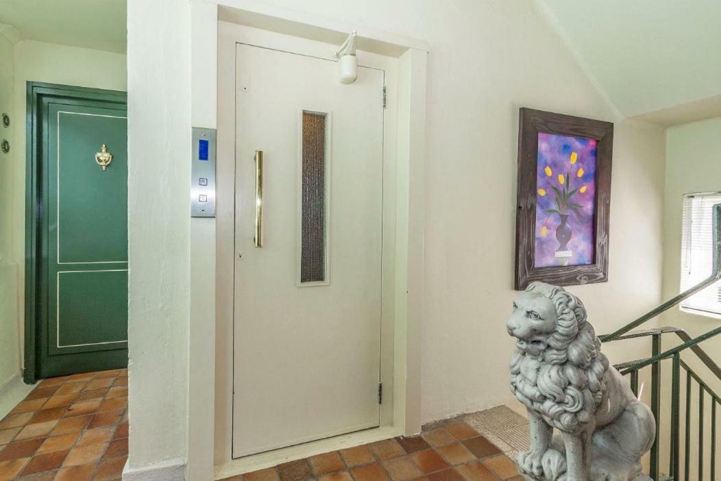 Cosy And Classy Sea Point Apartment Kaapstad Buitenkant foto